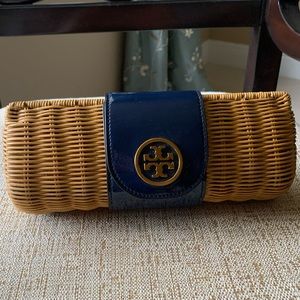 Tory Burch Rattan Straw Clutch Navy Logo Nwt